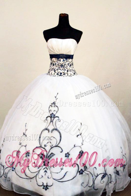 Lace Up Back Dress for Sweet 16 in Red Decorated with Blue Floral Embroideries
